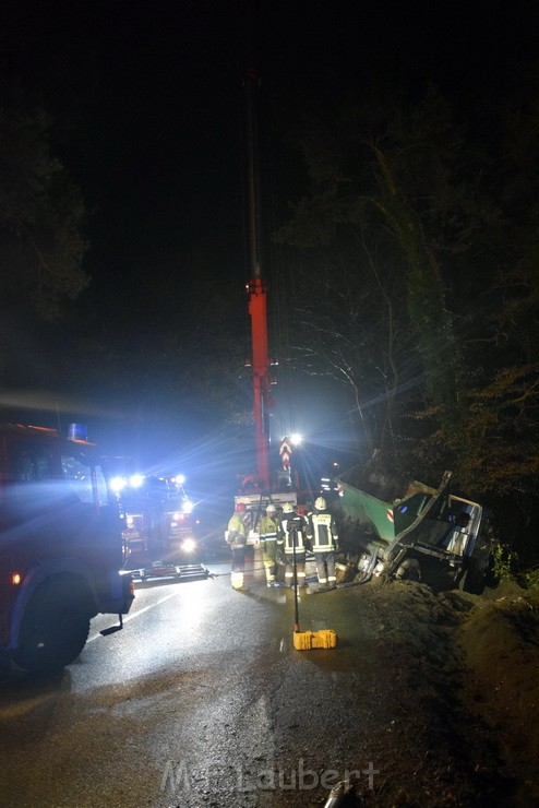 Container LKW umgestuerzt Koeln Brueck Bruecker- Dellbruecker Mauspfad P444.JPG - Miklos Laubert